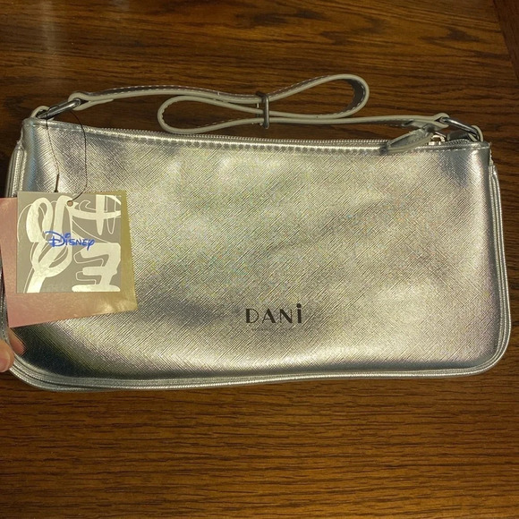 Danielle Nicole Minnie Mouse handbag - Picture 2 of 9